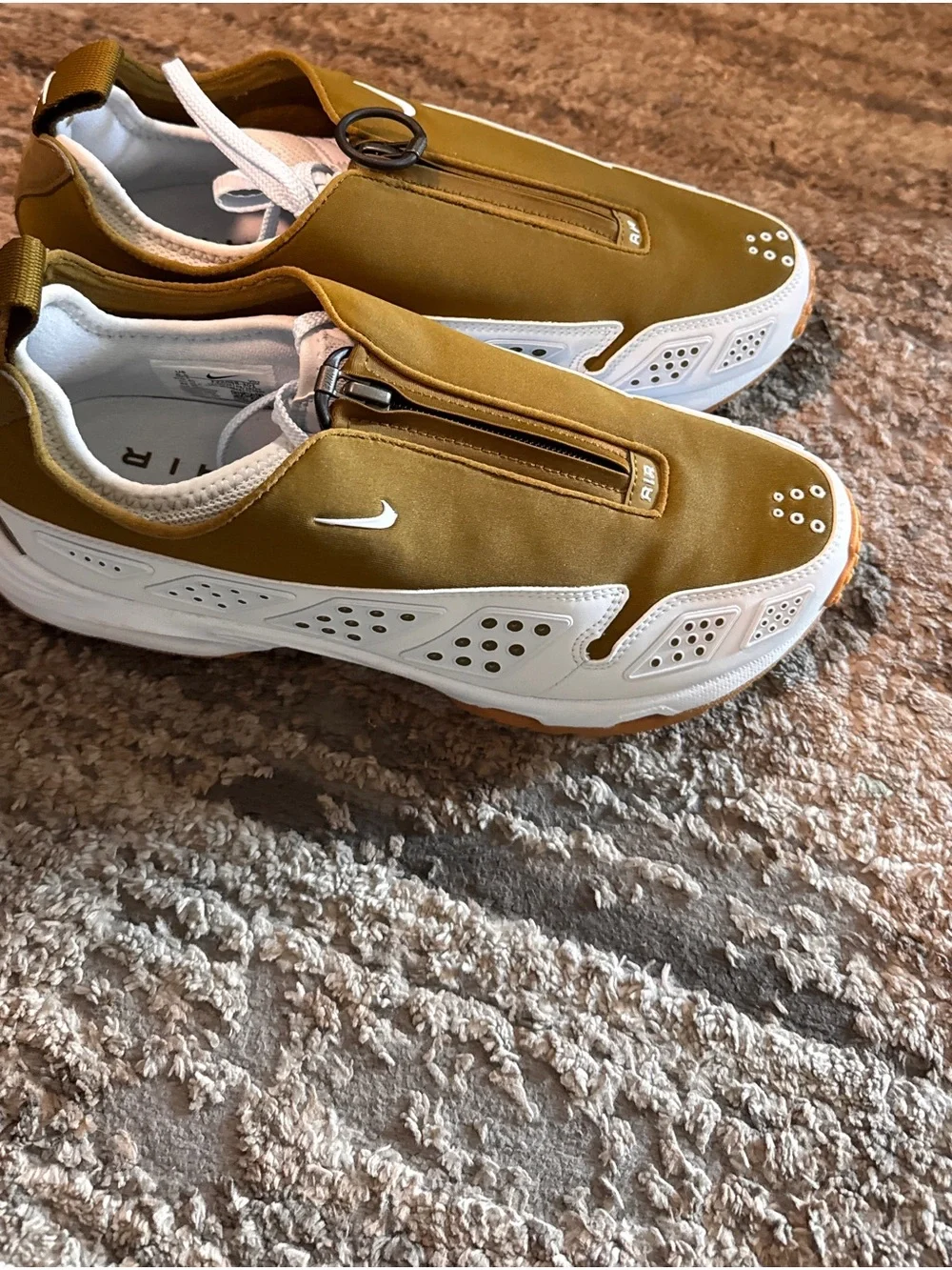 Nike Air Max Sunder SNDR sneakers Olive Flak (Women's)